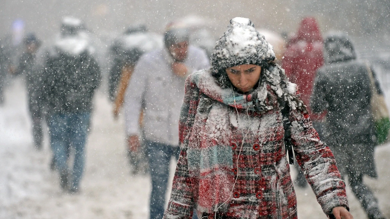 Meteoroloji Açıklama Yaptı: Kış Soğuklarına Karşı Çift Kat Giyinme Zamanı Geldi!